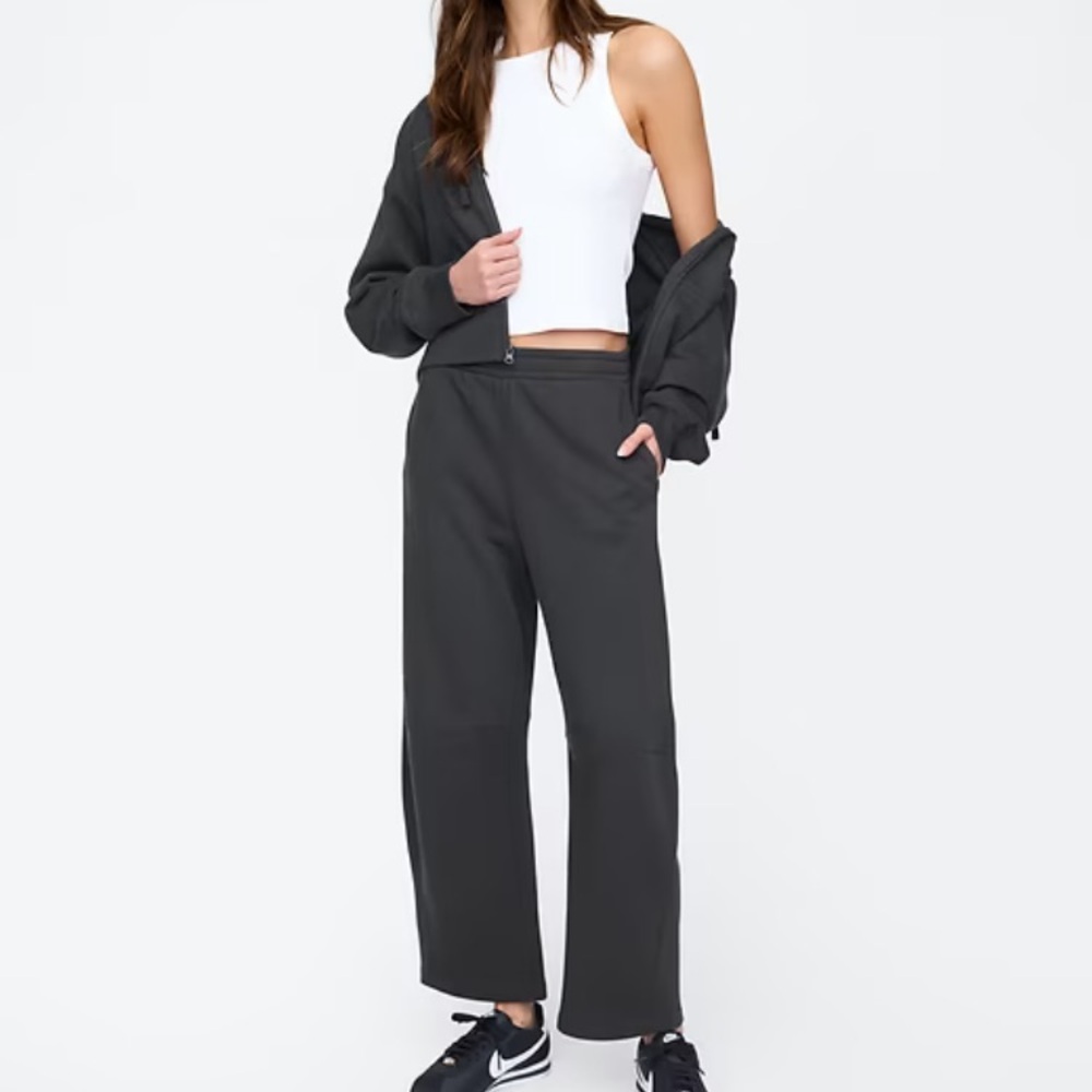 GAP Factory black pull on barrel sweatpants